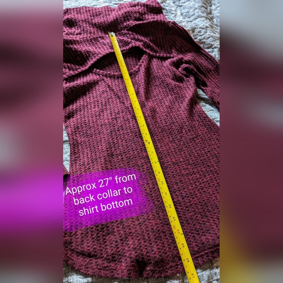 🎉No Boundaries size Med, EUC 3/4 sleeve, burgundy, cowl neck pullover - Picture 11 of 14